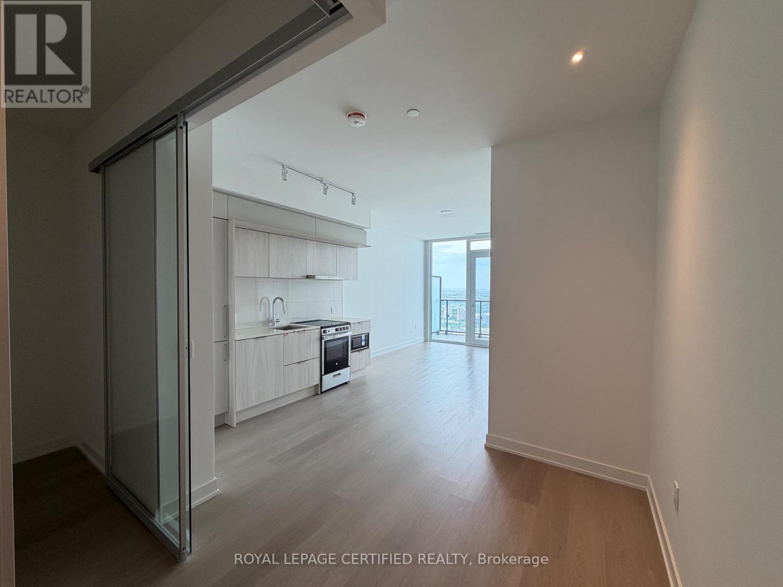 6407 - 448 Burnhamthorpe Rd W, Mississauga, Ontario  L5B 0R4 - Photo 6 - W13715062