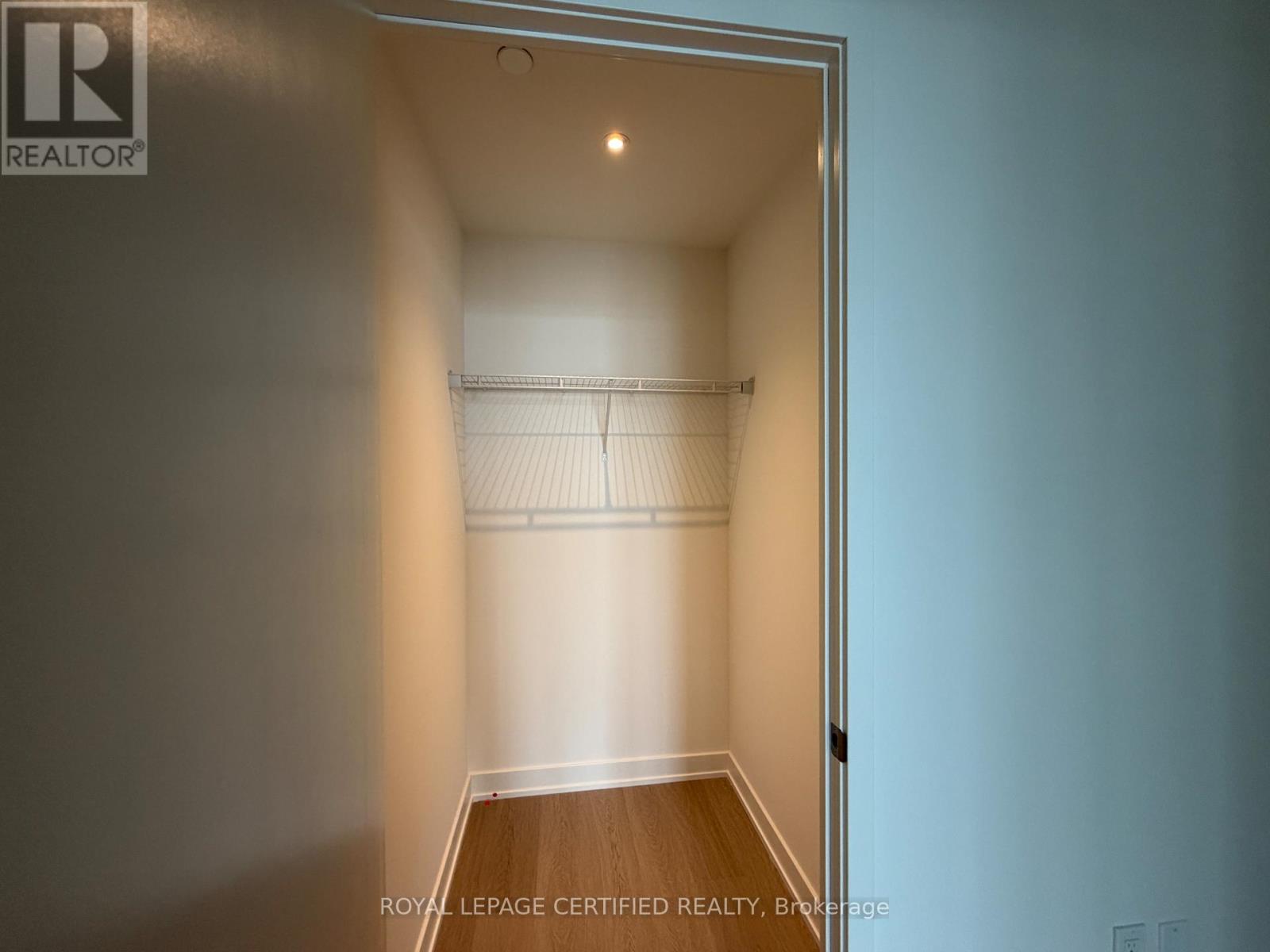 6407 - 448 Burnhamthorpe Rd W, Mississauga, Ontario  L5B 0R4 - Photo 9 - W13715062