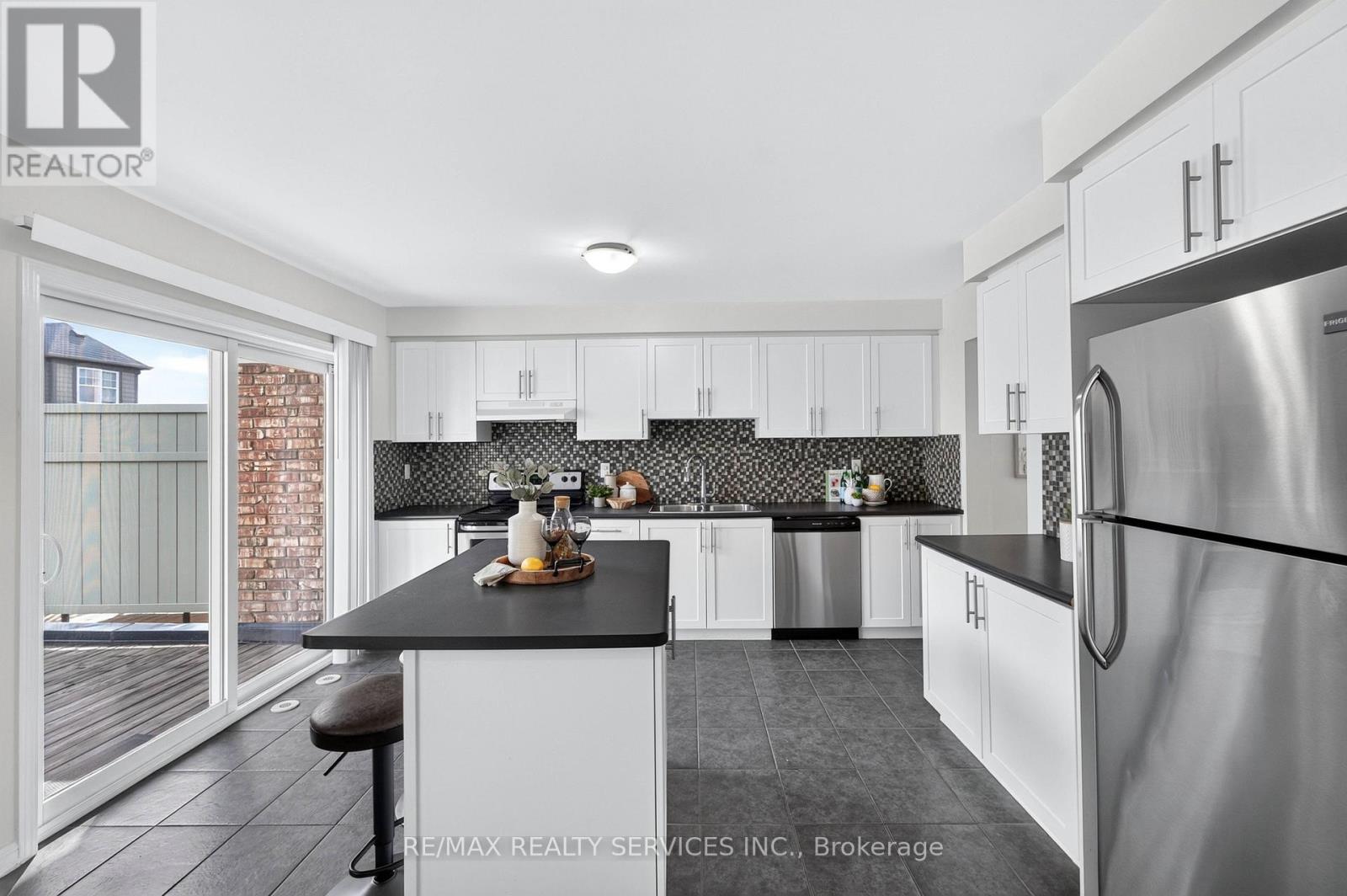 878 Jempson Path, Milton, Ontario  L9T 0Z5 - Photo 22 - W13715064