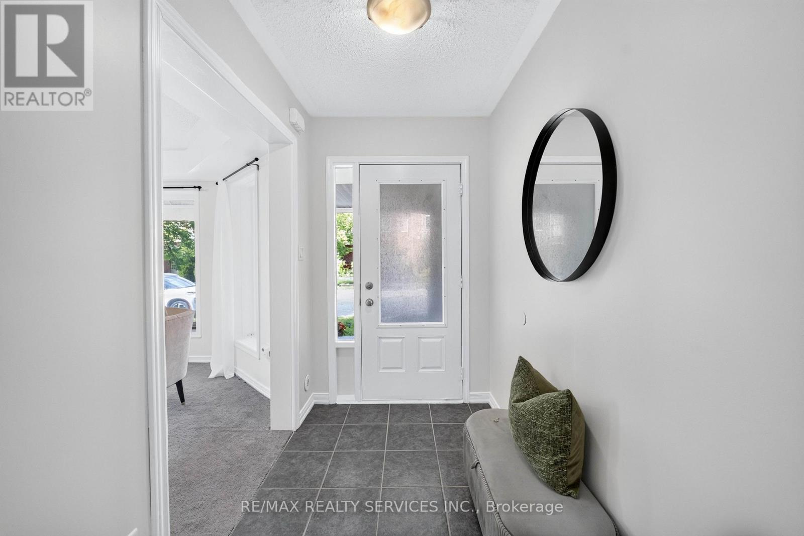 878 Jempson Path, Milton, Ontario  L9T 0Z5 - Photo 4 - W13715064