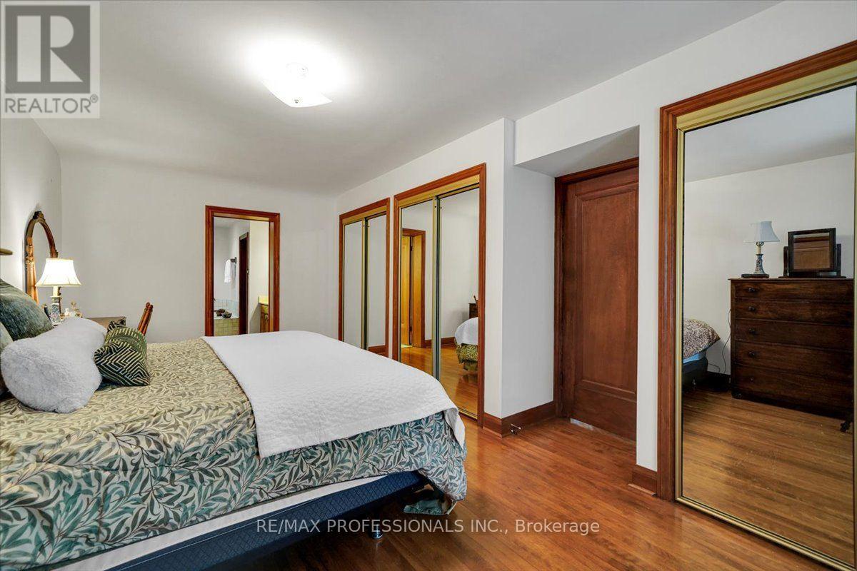 65 Dunedin Drive, Toronto, Ontario M8X 2K7 - Photo 26 - W13715100