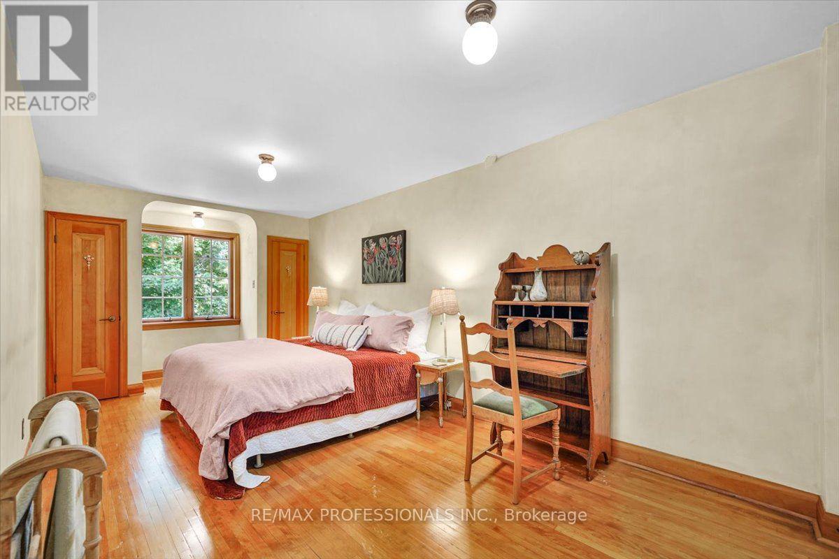 65 Dunedin Drive, Toronto, Ontario M8X 2K7 - Photo 30 - W13715100