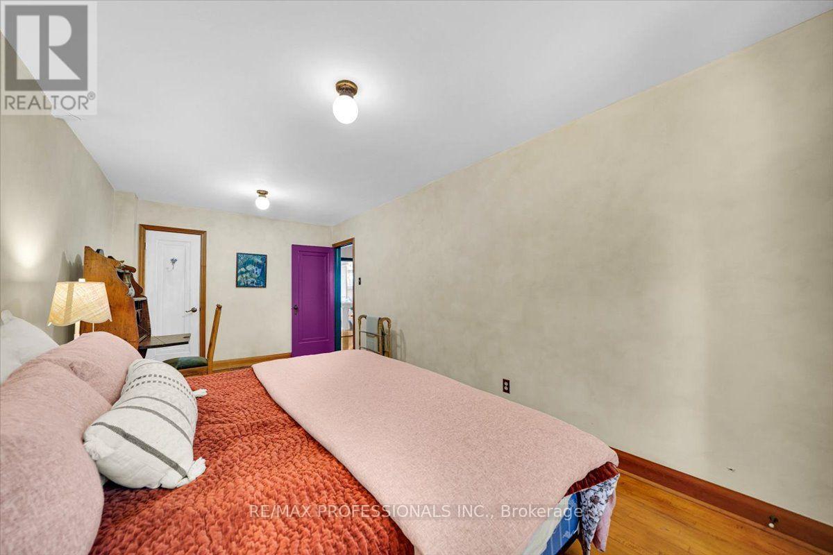 65 Dunedin Drive, Toronto, Ontario M8X 2K7 - Photo 31 - W13715100