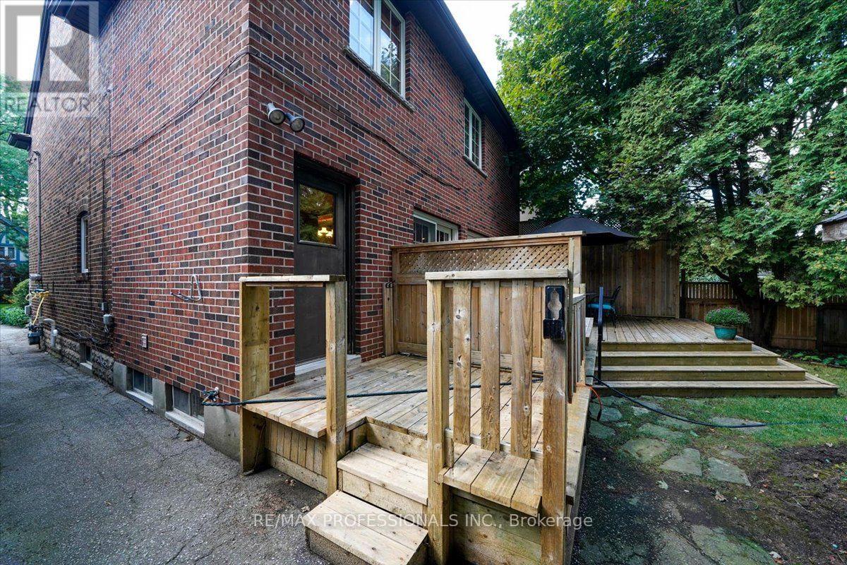 65 Dunedin Drive, Toronto, Ontario M8X 2K7 - Photo 38 - W13715100
