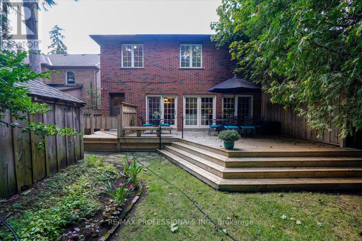 65 Dunedin Drive, Toronto, Ontario M8X 2K7 - Photo 39 - W13715100