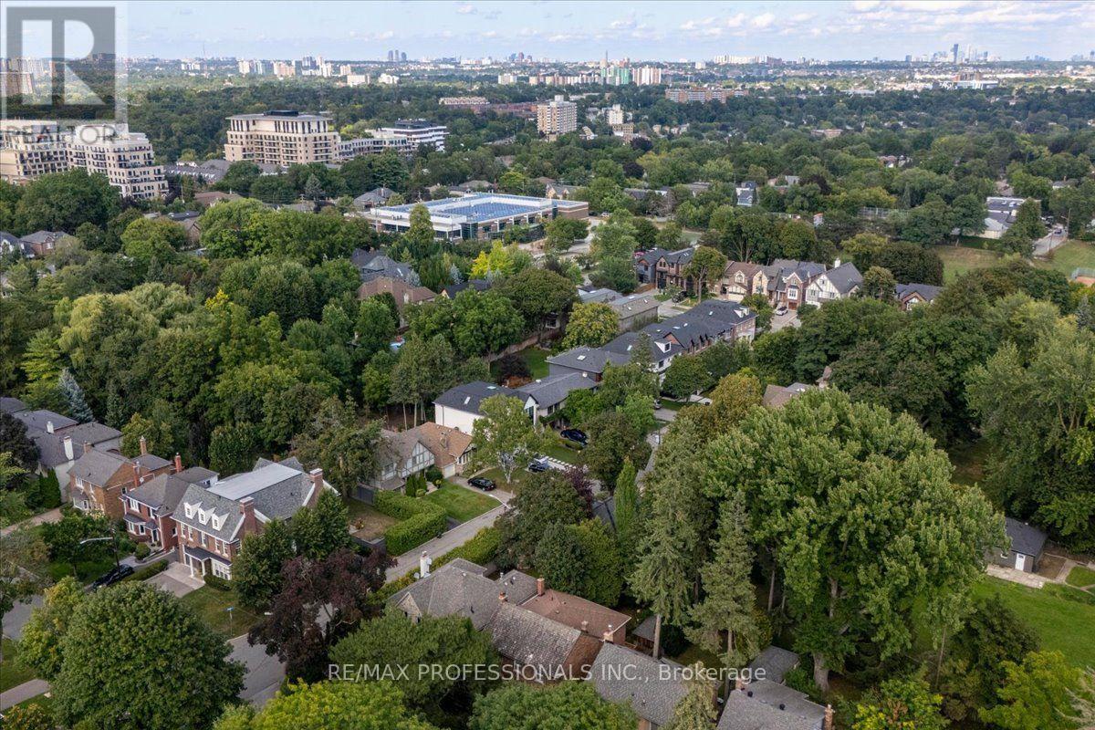 65 Dunedin Drive, Toronto, Ontario M8X 2K7 - Photo 44 - W13715100