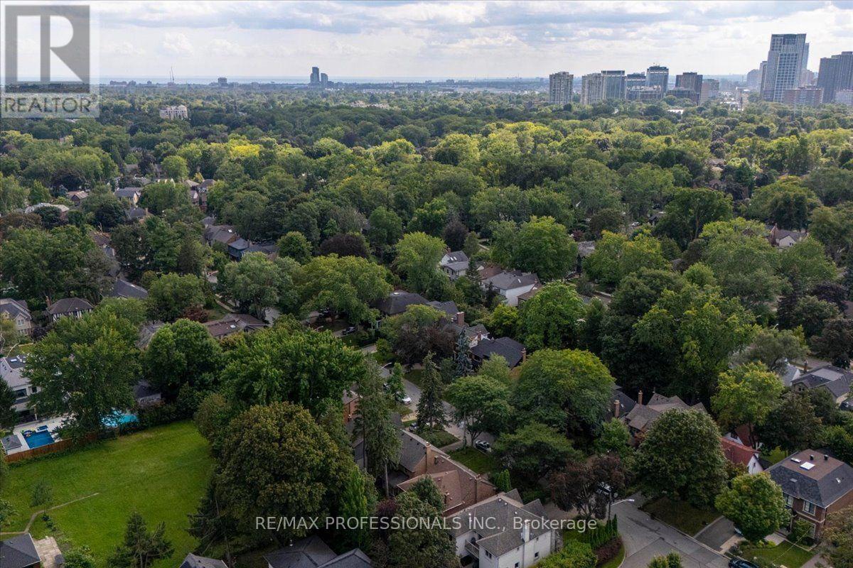 65 Dunedin Drive, Toronto, Ontario M8X 2K7 - Photo 46 - W13715100