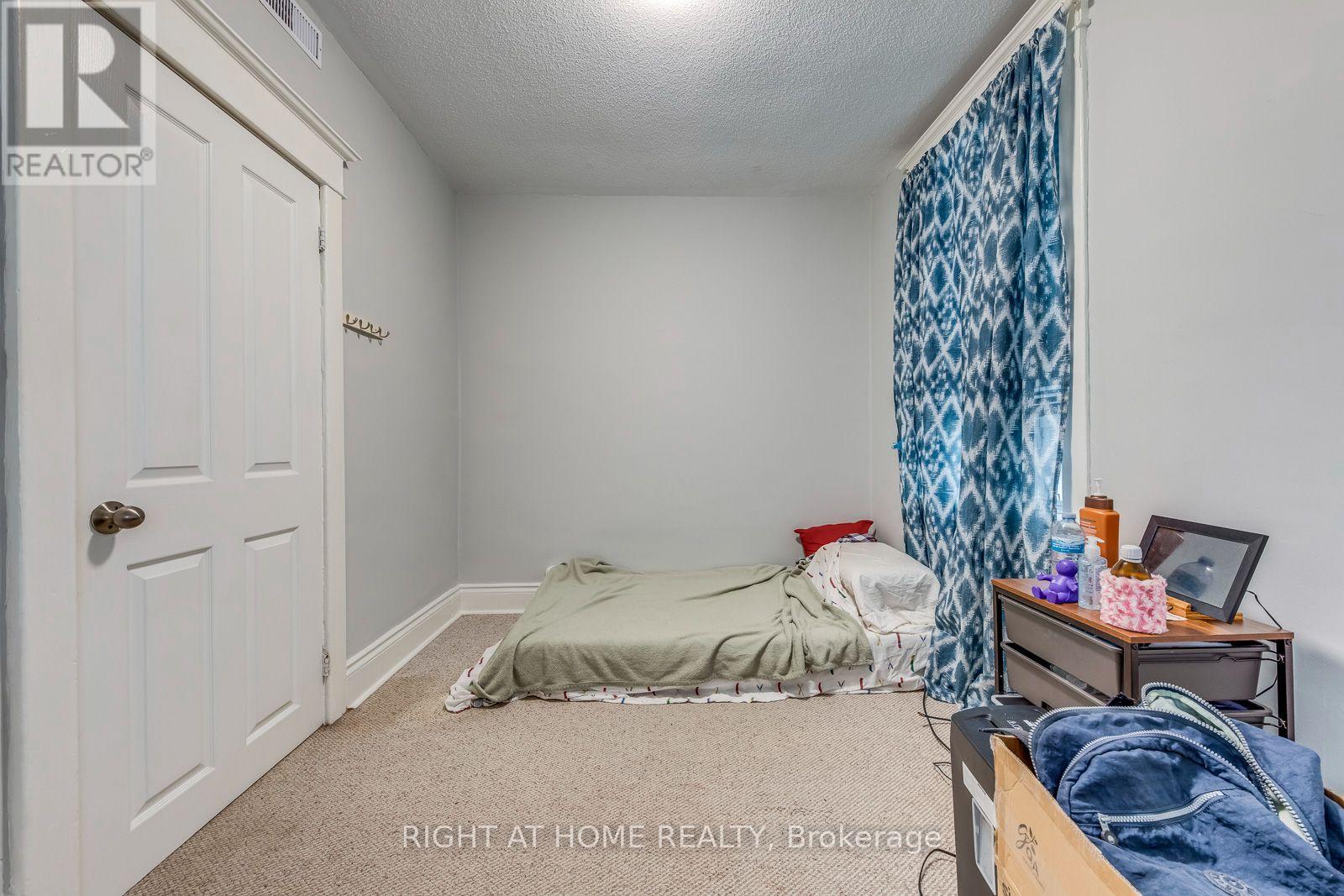 A - 3146 Dundas St Street W, Toronto, Ontario M6P 2A1 - Photo 14 - W13715138