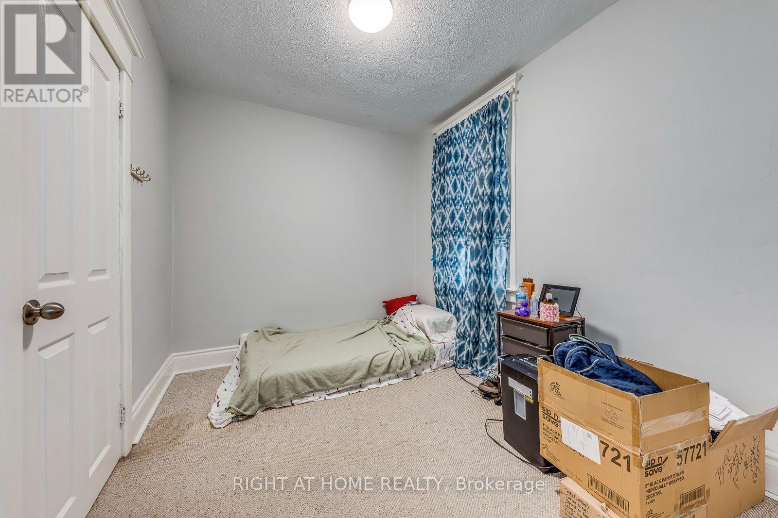 A - 3146 Dundas St Street W, Toronto, Ontario M6P 2A1 - Photo 15 - W13715138