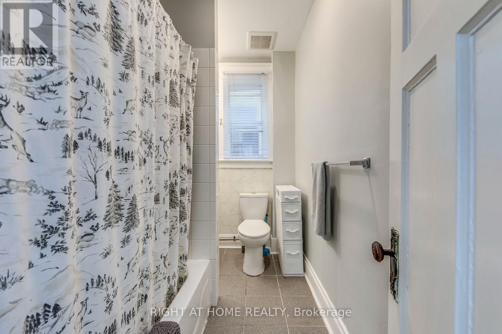A - 3146 Dundas St Street W, Toronto, Ontario M6P 2A1 - Photo 16 - W13715138