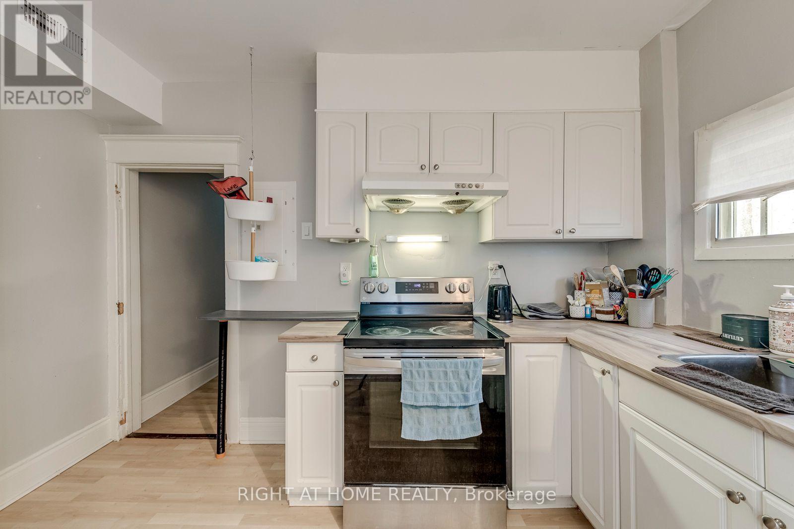 A - 3146 Dundas St Street W, Toronto, Ontario M6P 2A1 - Photo 20 - W13715138