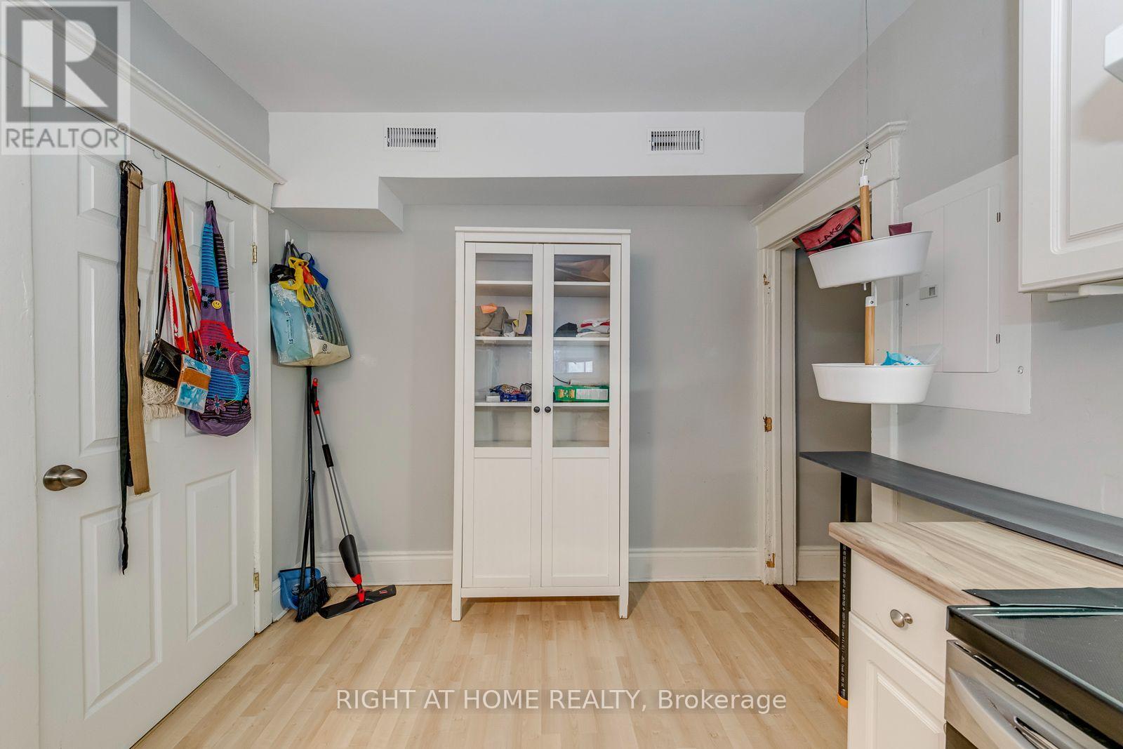 A - 3146 Dundas St Street W, Toronto, Ontario M6P 2A1 - Photo 21 - W13715138