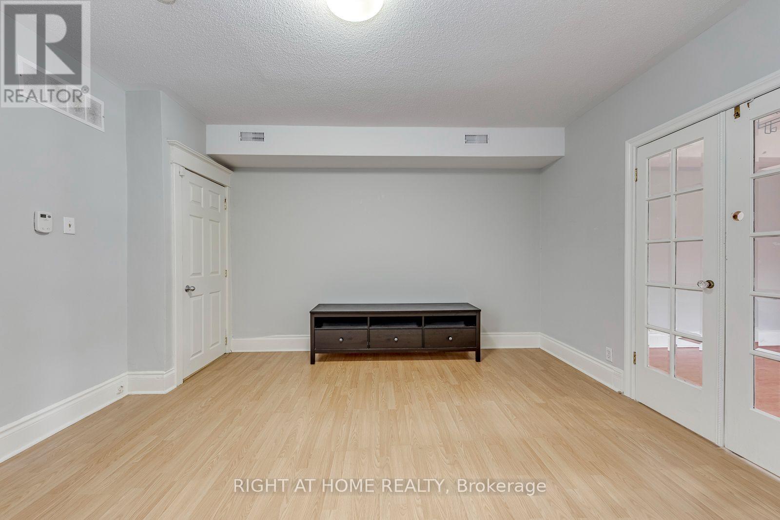 A - 3146 Dundas St Street W, Toronto, Ontario M6P 2A1 - Photo 5 - W13715138