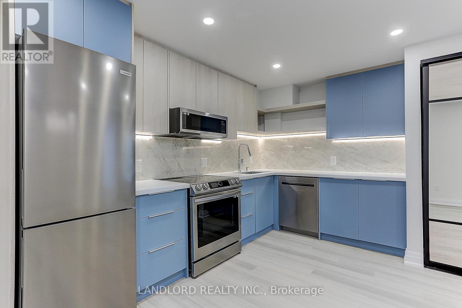 Lowr Rr - 2004 Lawrence Avenue W, Toronto, Ontario M9N 1H4 - Photo 11 - W13715142