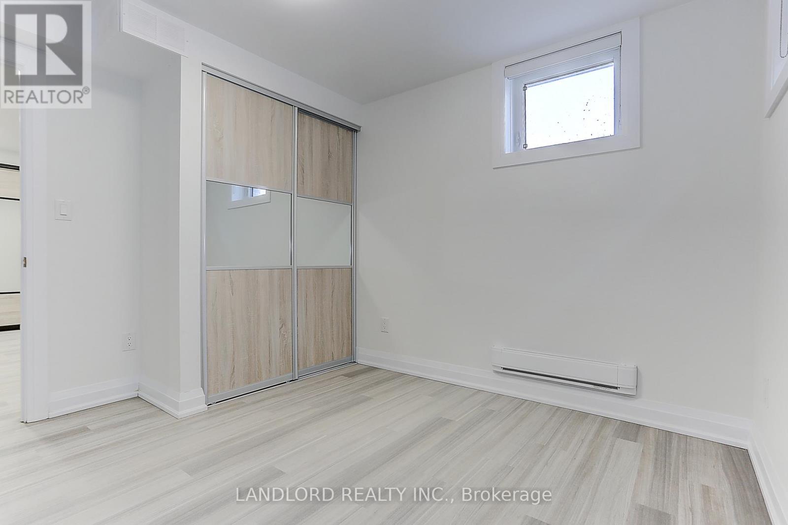 Lowr Rr - 2004 Lawrence Avenue W, Toronto, Ontario M9N 1H4 - Photo 24 - W13715142