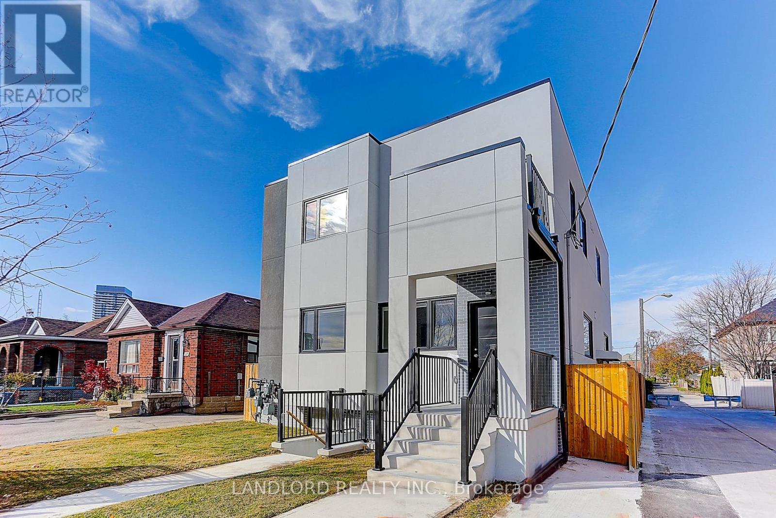 Lowr Rr - 2004 Lawrence Avenue W, Toronto, Ontario M9N 1H4 - Photo 3 - W13715142