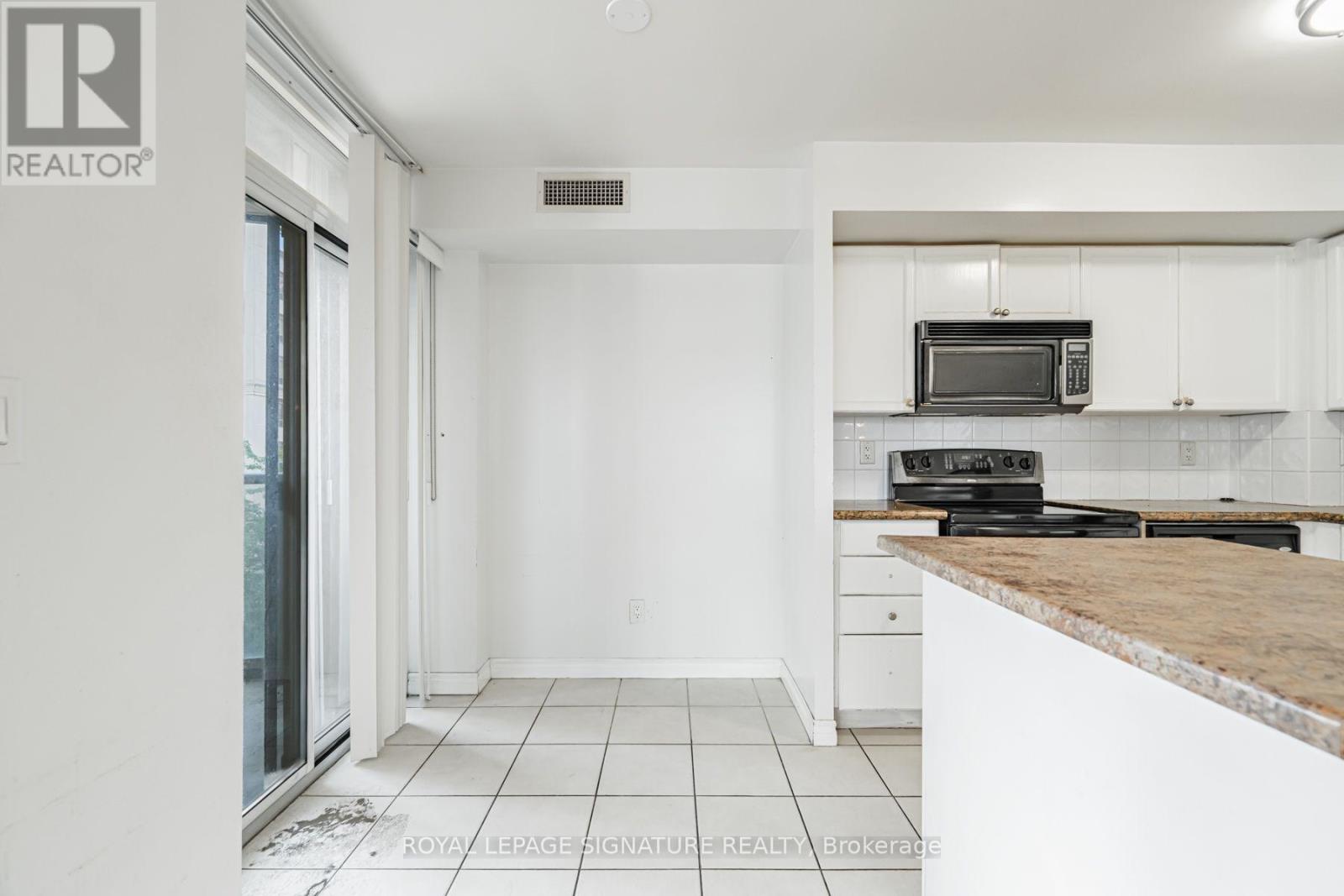 525 - 3888 Duke Of York Boulevard, Mississauga, Ontario  L5B 4P5 - Photo 10 - W13714444