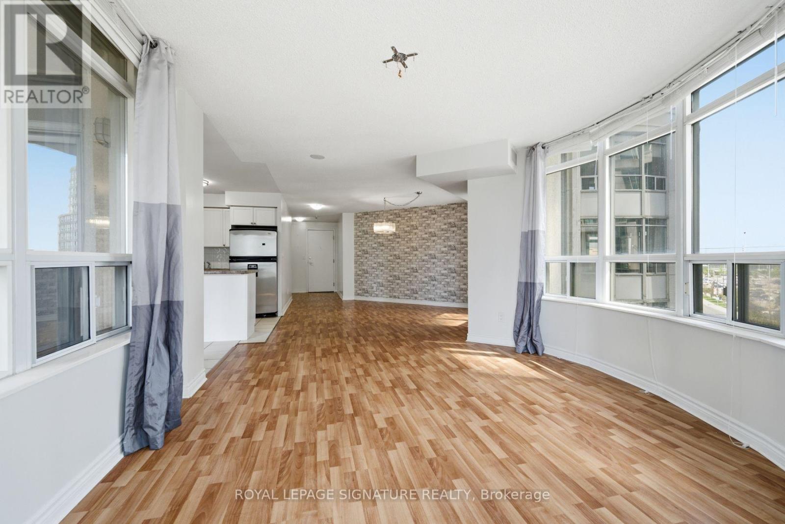 525 - 3888 Duke Of York Boulevard, Mississauga, Ontario  L5B 4P5 - Photo 8 - W13714444