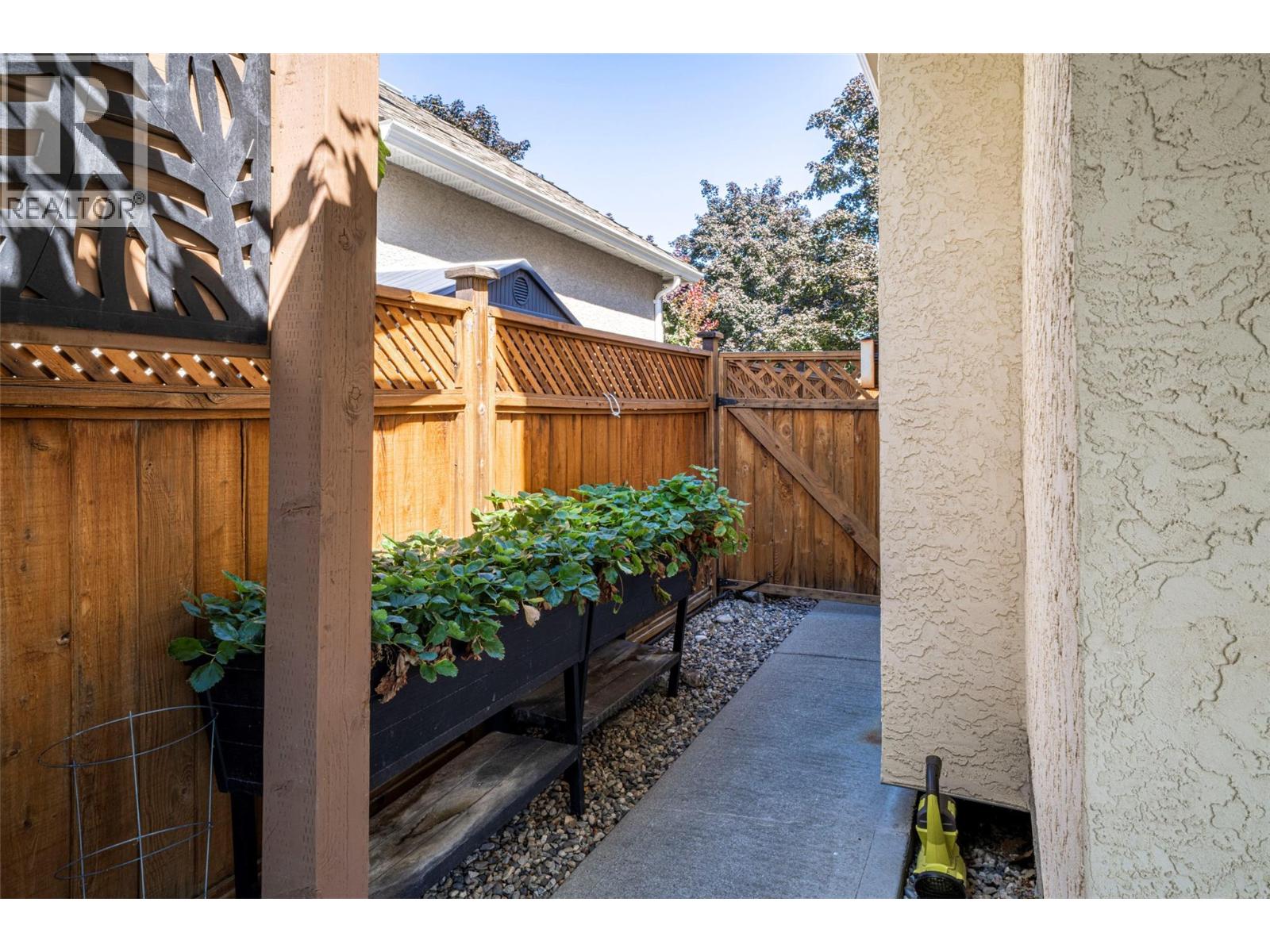 1867 Portland Avenue, Kelowna, British Columbia  V1V 1R9 - Photo 45 - 10398551