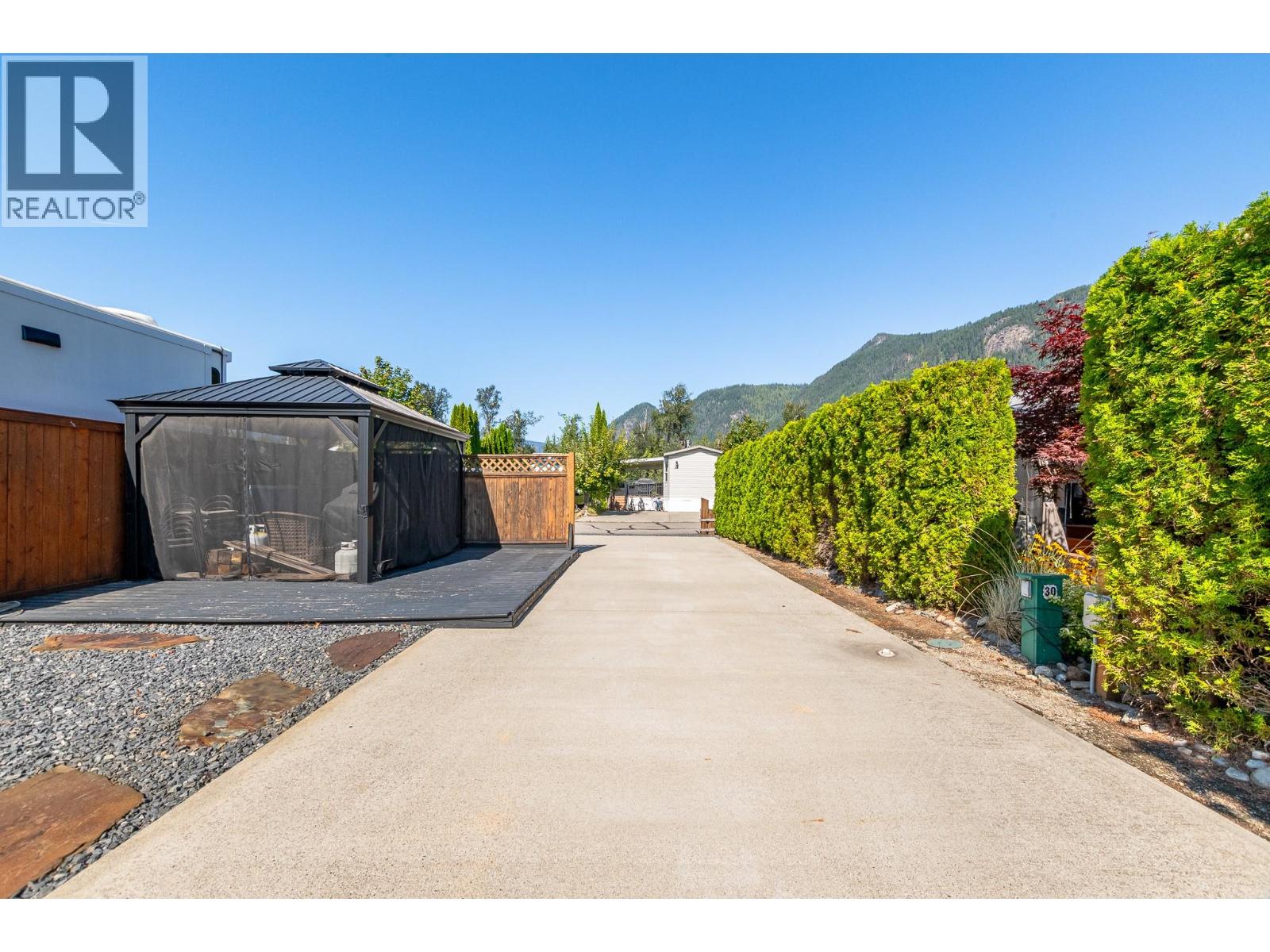 1383 Silver Sands Road Unit# 30, Sicamous, British Columbia  V0E 2V4 - Photo 5 - 10398648