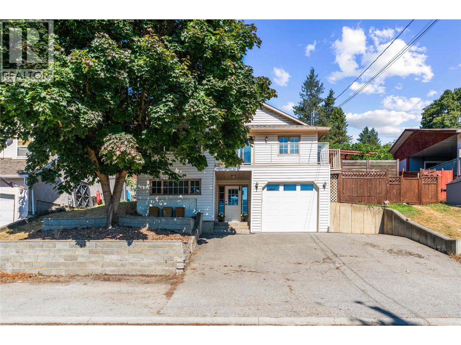 1908 Grandview Avenue, Lumby, British Columbia  V0E 2G0 - Photo 2 - 10397340