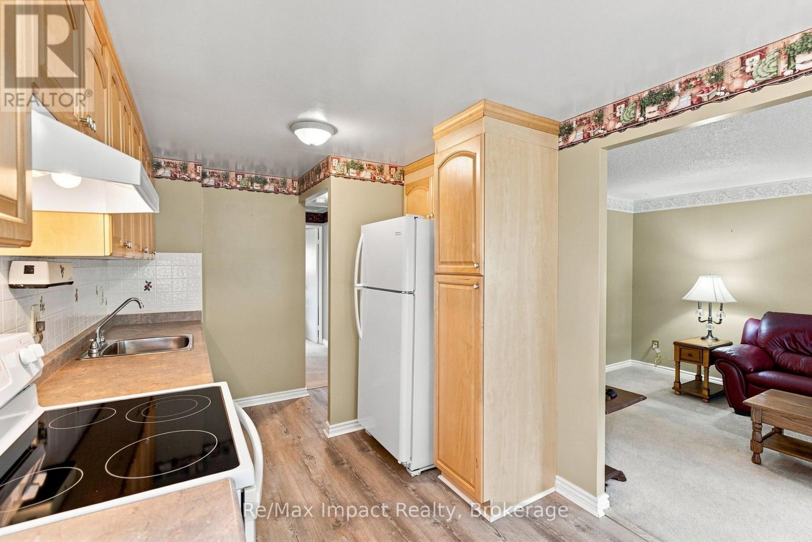 822 Southdown Street, Oshawa, Ontario  L1H 7X3 - Photo 12 - E13715288