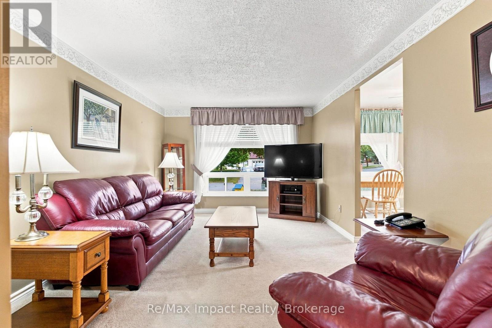 822 Southdown Street, Oshawa, Ontario  L1H 7X3 - Photo 7 - E13715288