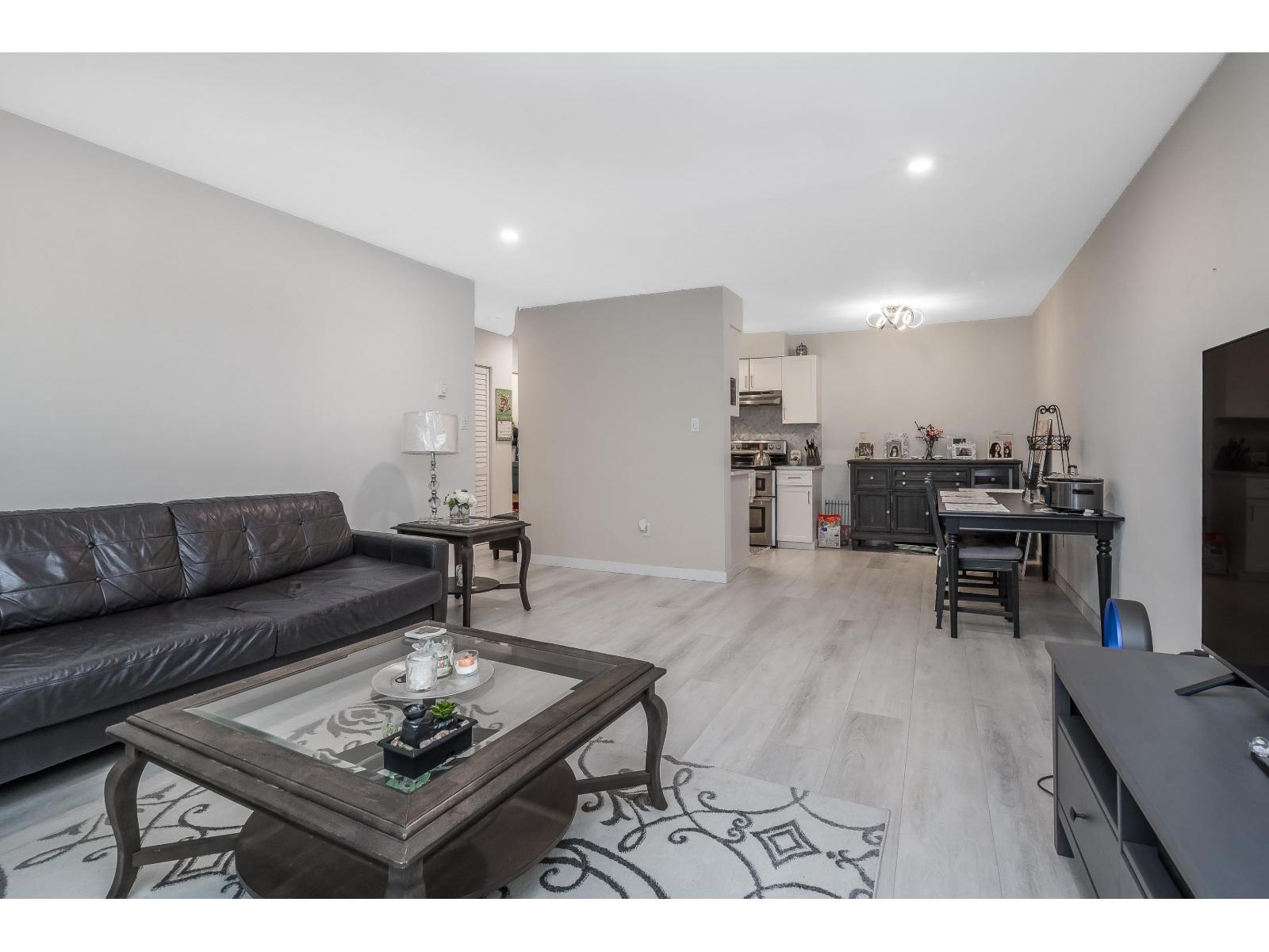 307 15268 100 Avenue, Surrey, British Columbia  V3R 7V1 - Photo 8 - R3158929