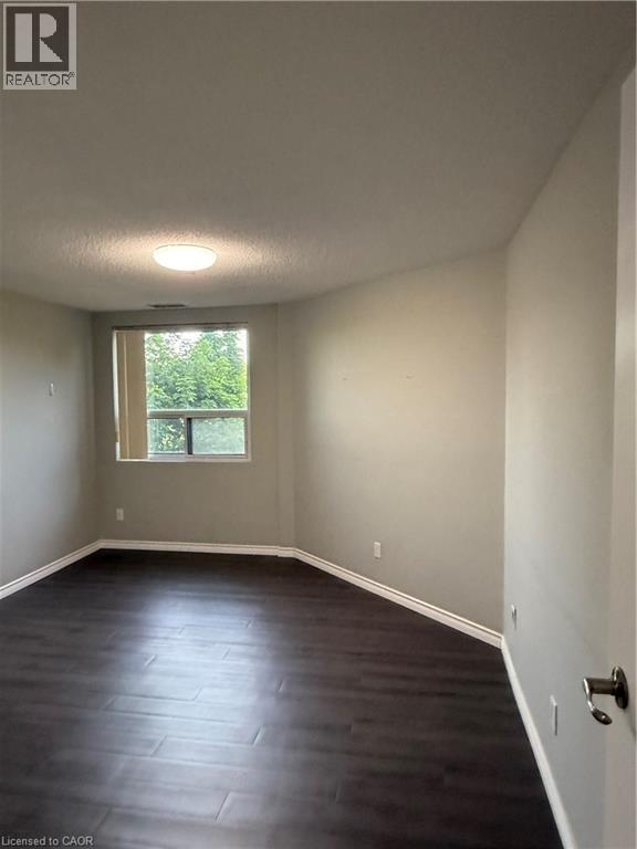20 Ellen Street E Unit# 404, Kitchener, Ontario N2H 6R7 - Photo 13 - 40837182