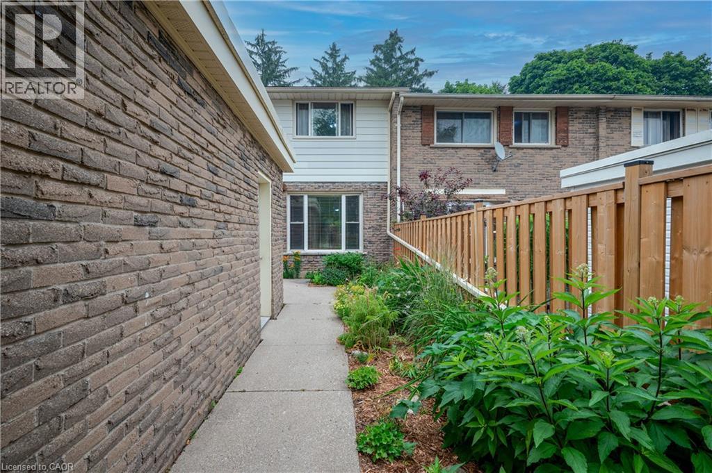 18 Ralgreen Crescent, Kitchener, Ontario N2M 1T9 - Photo 4 - 40847643