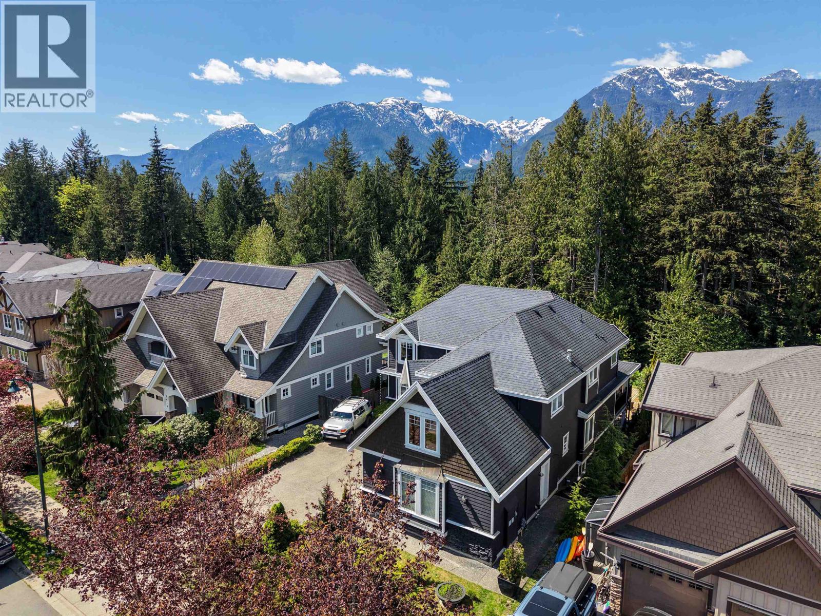 1012 Jay Crescent, Squamish, British Columbia  V8B 0P2 - Photo 2 - R3118248