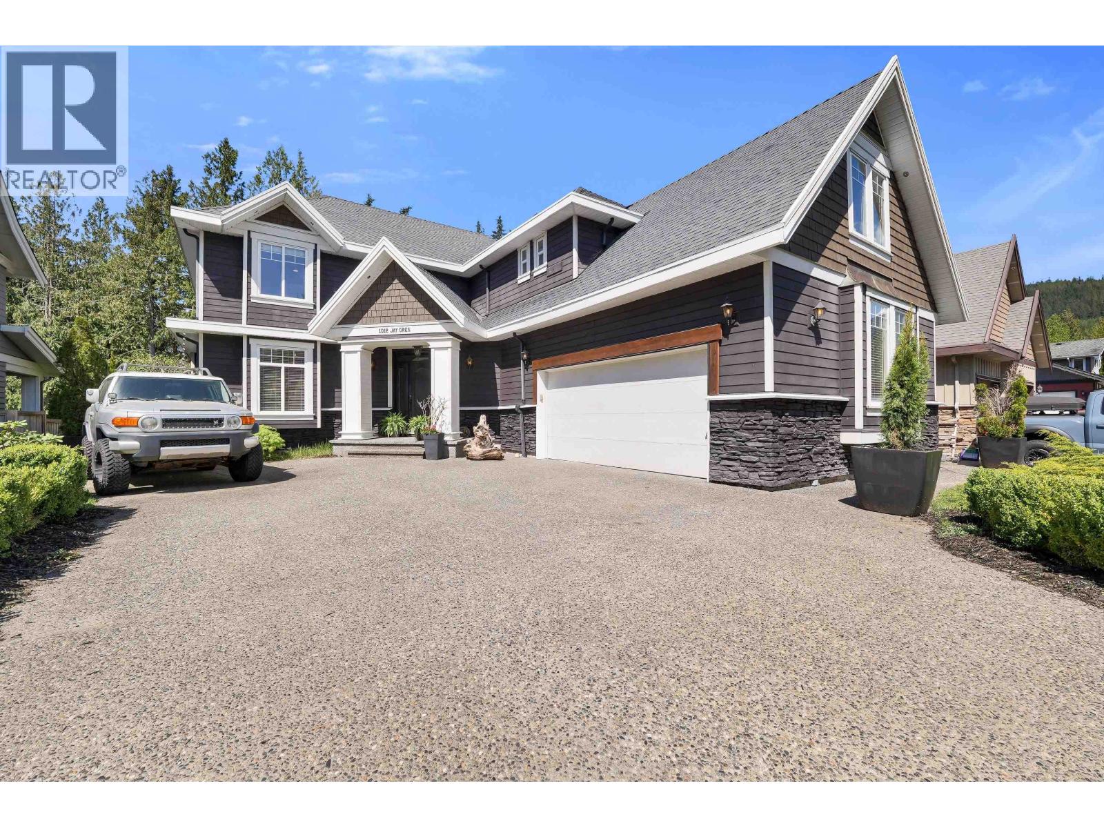 1012 Jay Crescent, Squamish, British Columbia  V8B 0P2 - Photo 3 - R3118248