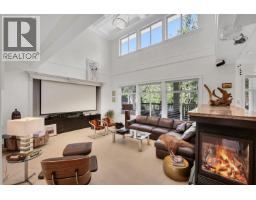 1012 JAY CRESCENT, Squamish, British Columbia