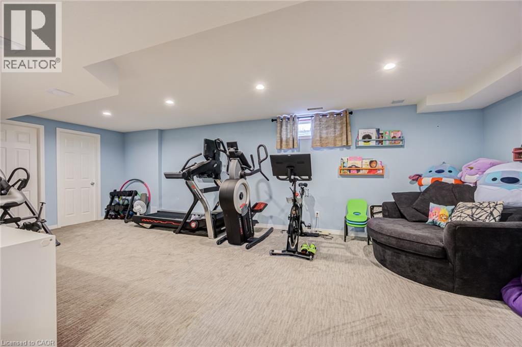 944 Parkvale Court, Kitchener, Ontario  N2R 1Y6 - Photo 38 - 40857469