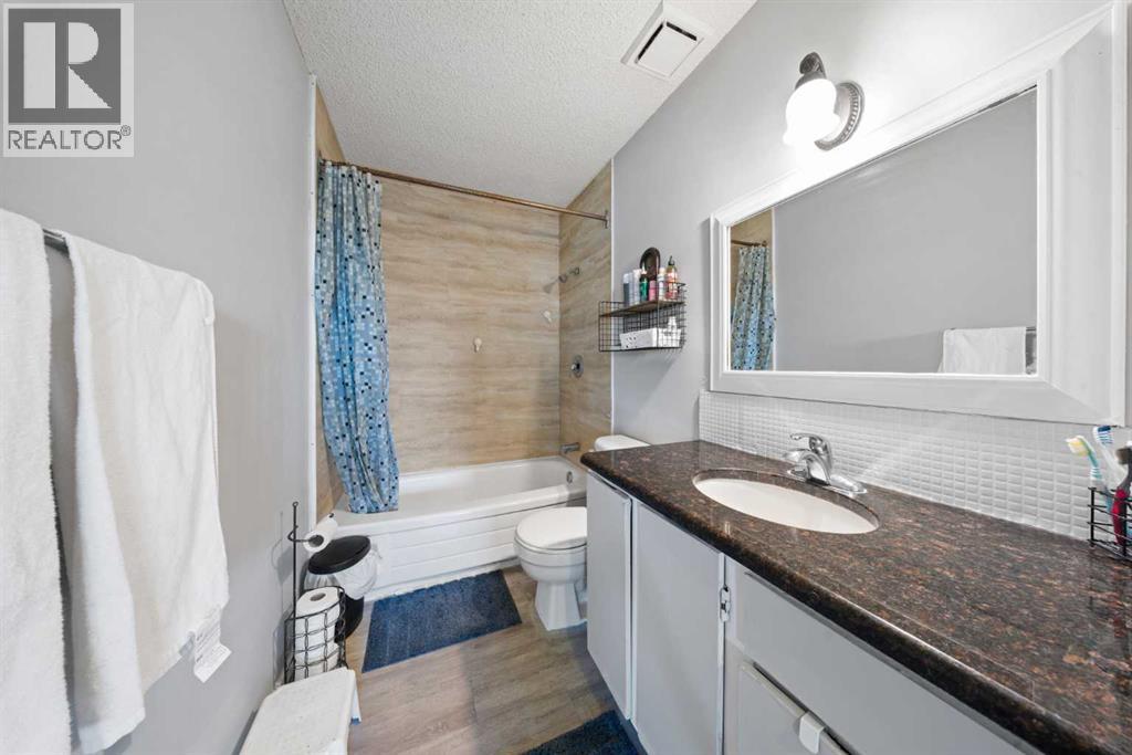 32 Shawmeadows Road Sw, Calgary, Alberta  T2Y 1B2 - Photo 11 - A2334323