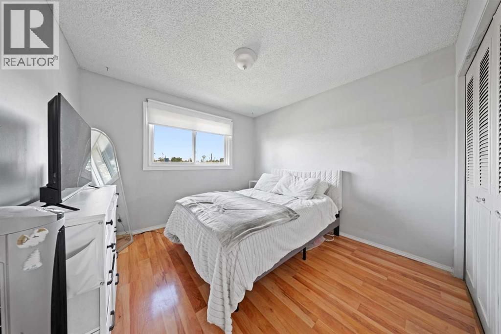 32 Shawmeadows Road Sw, Calgary, Alberta  T2Y 1B2 - Photo 9 - A2334323