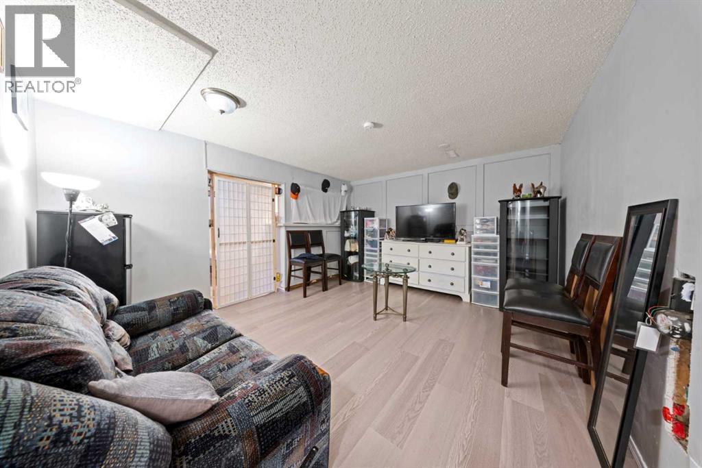 32 Shawmeadows Road Sw, Calgary, Alberta  T2Y 1B2 - Photo 12 - A2334323