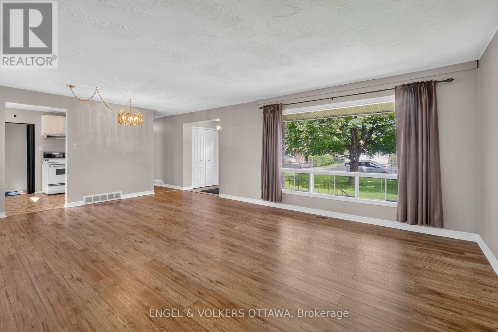 14 Oakview Avenue, Ottawa, Ontario  K2G 3A1 - Photo 10 - X13715232
