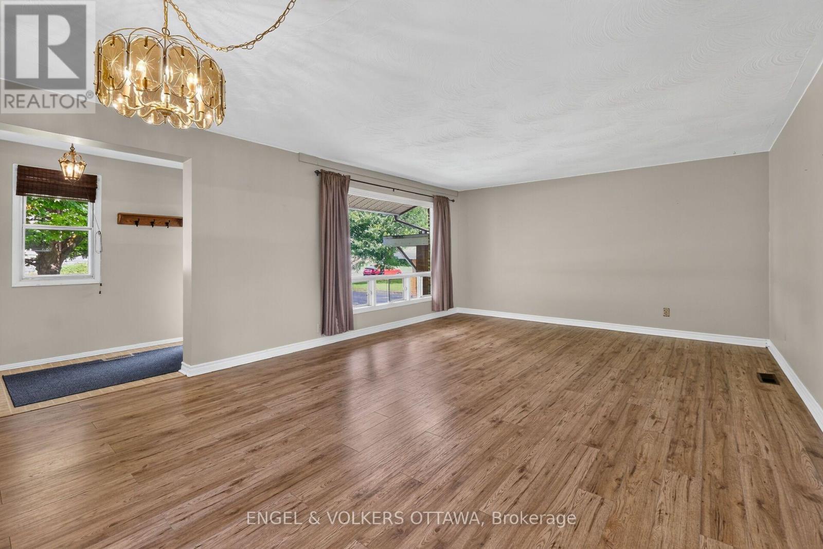 14 Oakview Avenue, Ottawa, Ontario  K2G 3A1 - Photo 11 - X13715232