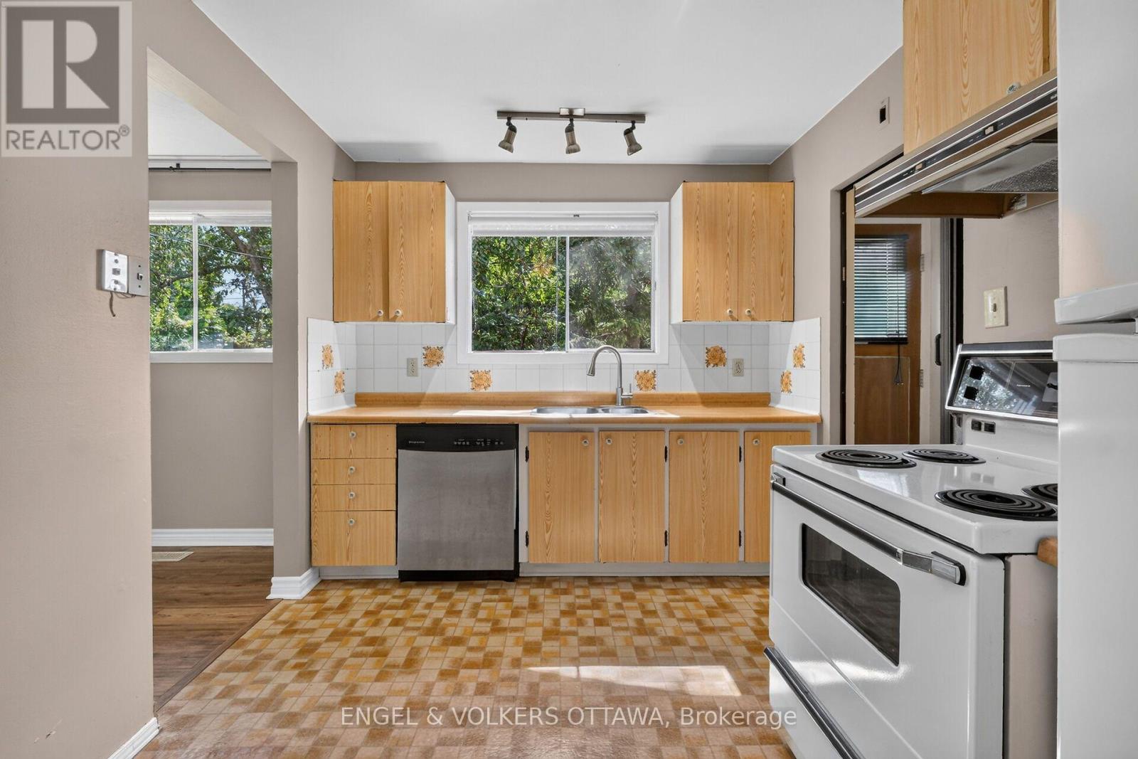 14 Oakview Avenue, Ottawa, Ontario  K2G 3A1 - Photo 15 - X13715232