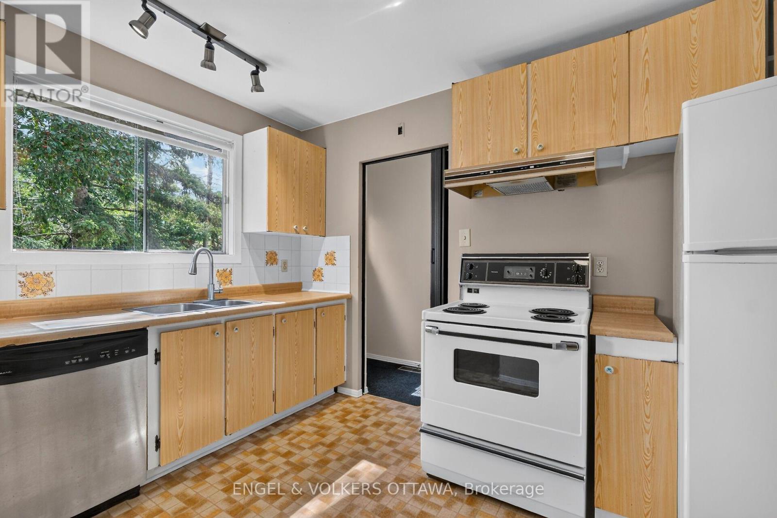 14 Oakview Avenue, Ottawa, Ontario  K2G 3A1 - Photo 28 - X13715232