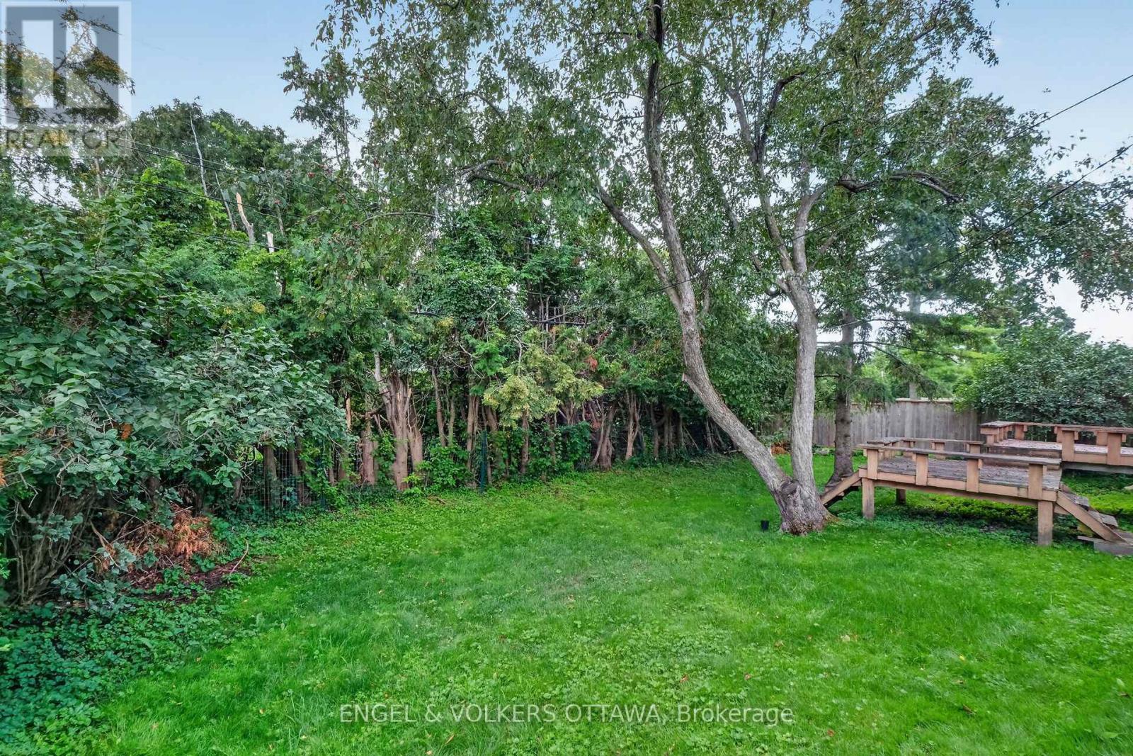 14 Oakview Avenue, Ottawa, Ontario  K2G 3A1 - Photo 3 - X13715232