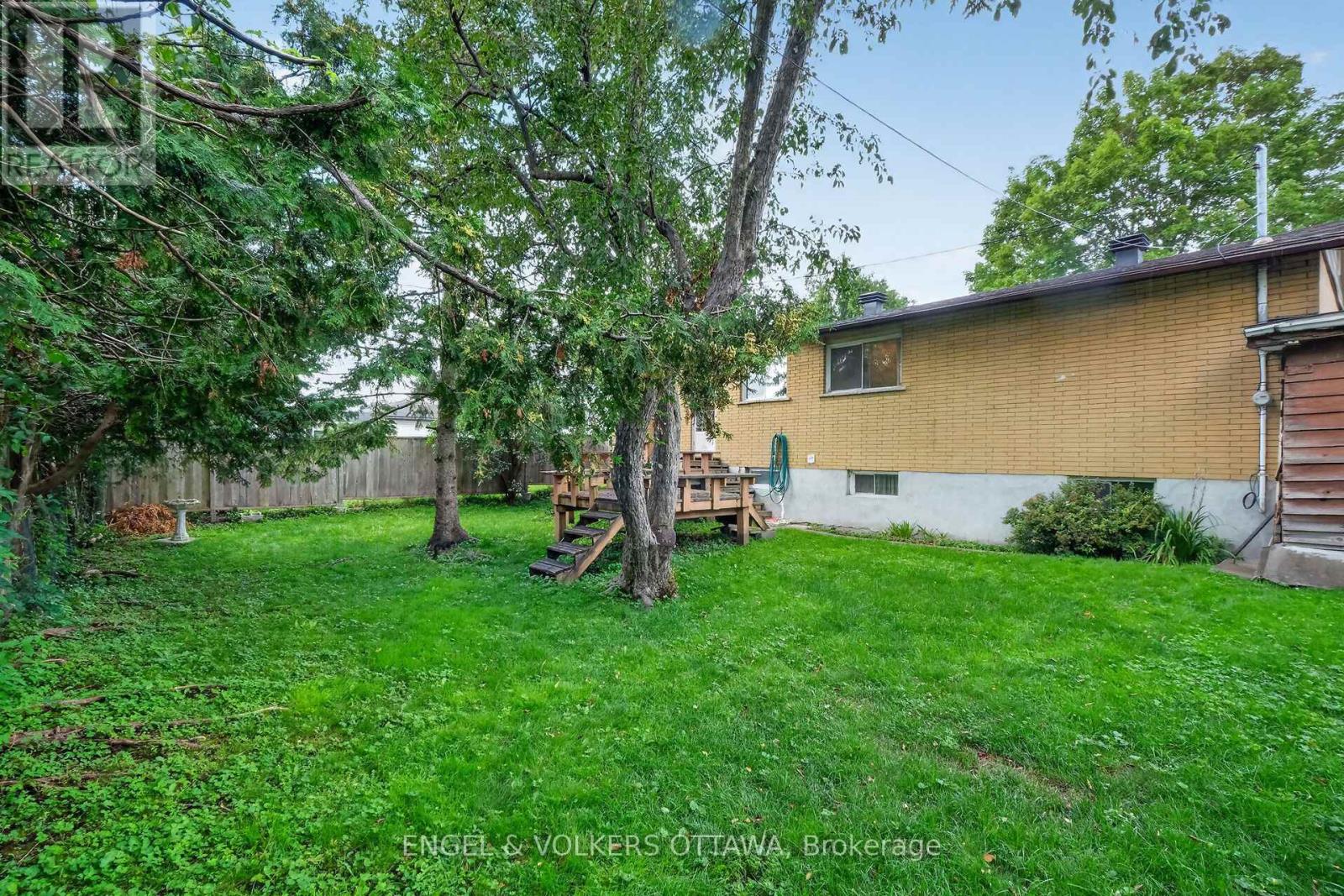 14 Oakview Avenue, Ottawa, Ontario  K2G 3A1 - Photo 4 - X13715232