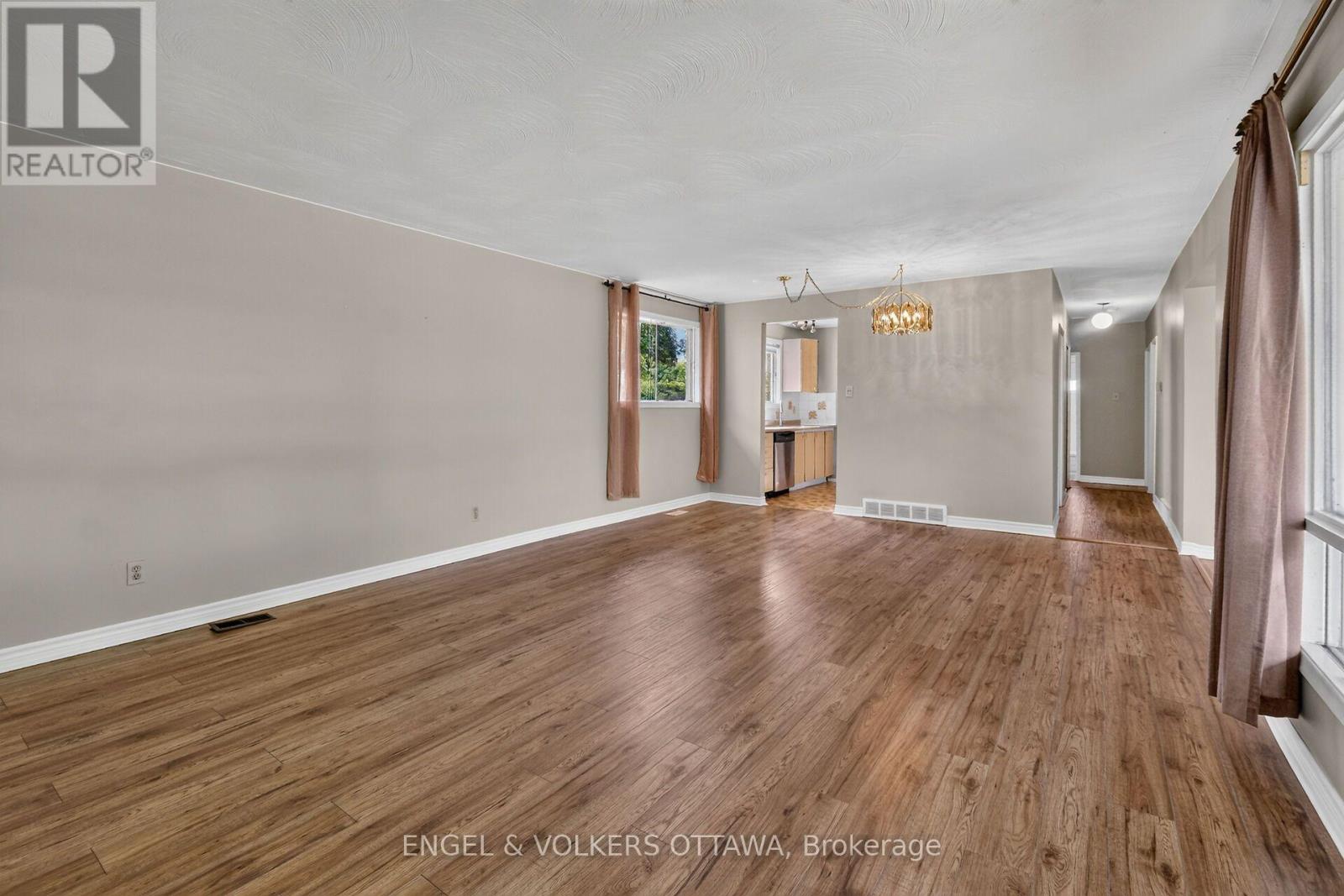 14 Oakview Avenue, Ottawa, Ontario  K2G 3A1 - Photo 9 - X13715232