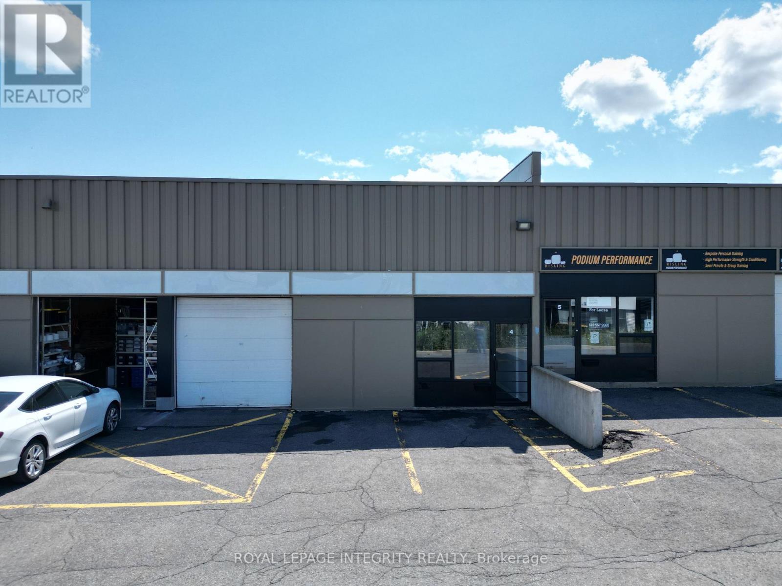 1580 Liverpool Court, Ottawa, Ontario K1B 4L2 - Photo 4 - X13715244
