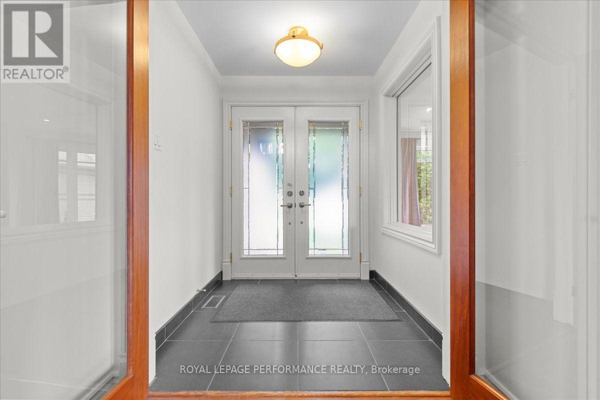 4 Wellsmere Court, Ottawa, Ontario  K2E 8C2 - Photo 2 - X13715292