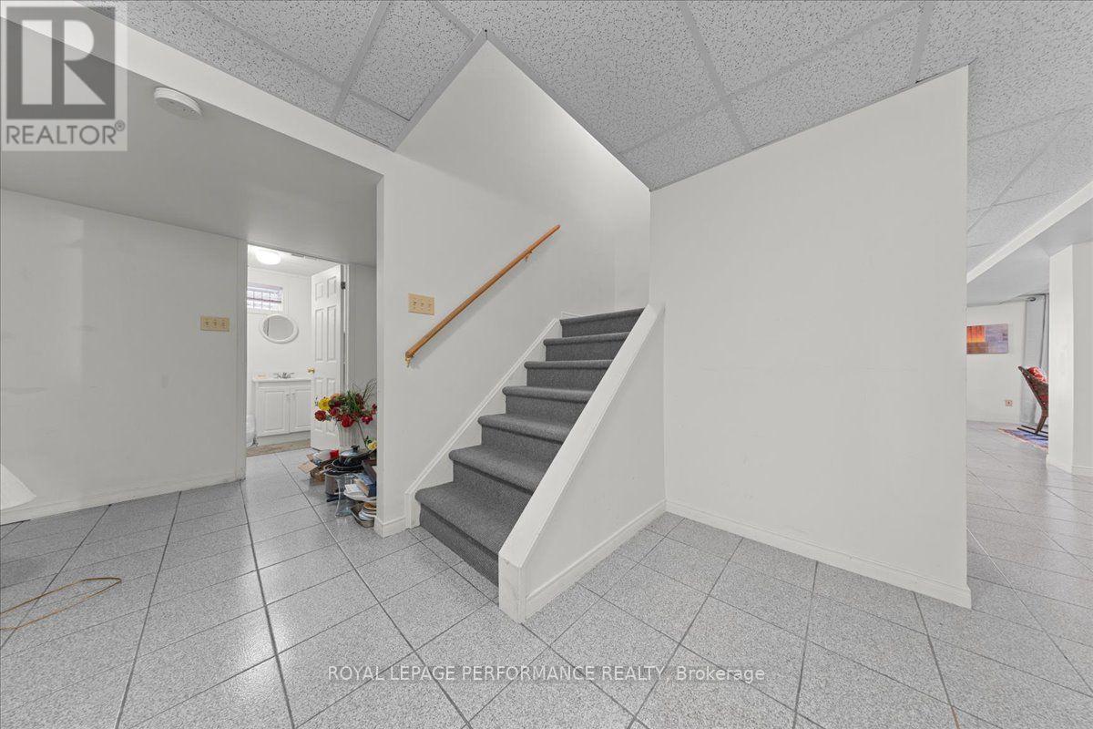 4 Wellsmere Court, Ottawa, Ontario  K2E 8C2 - Photo 41 - X13715292