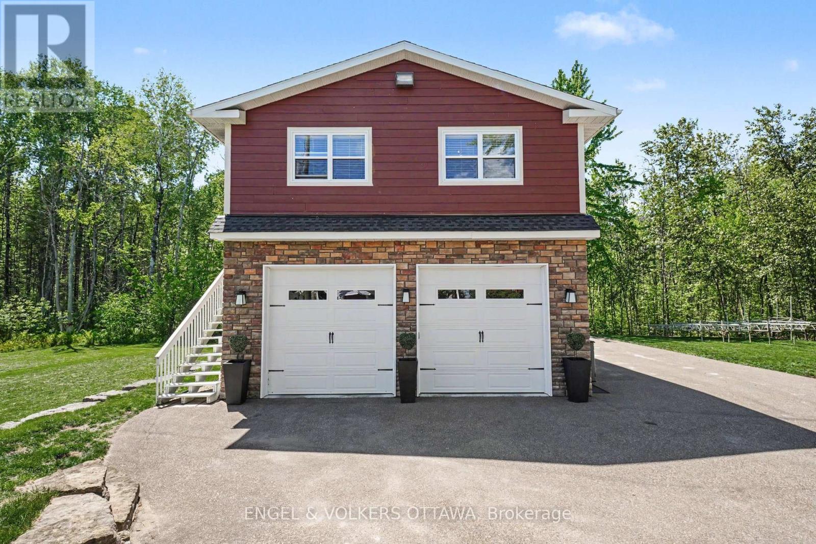 835 Archibald Street, Mcnab/braeside, Ontario  K0A 1G0 - Photo 33 - X13715318