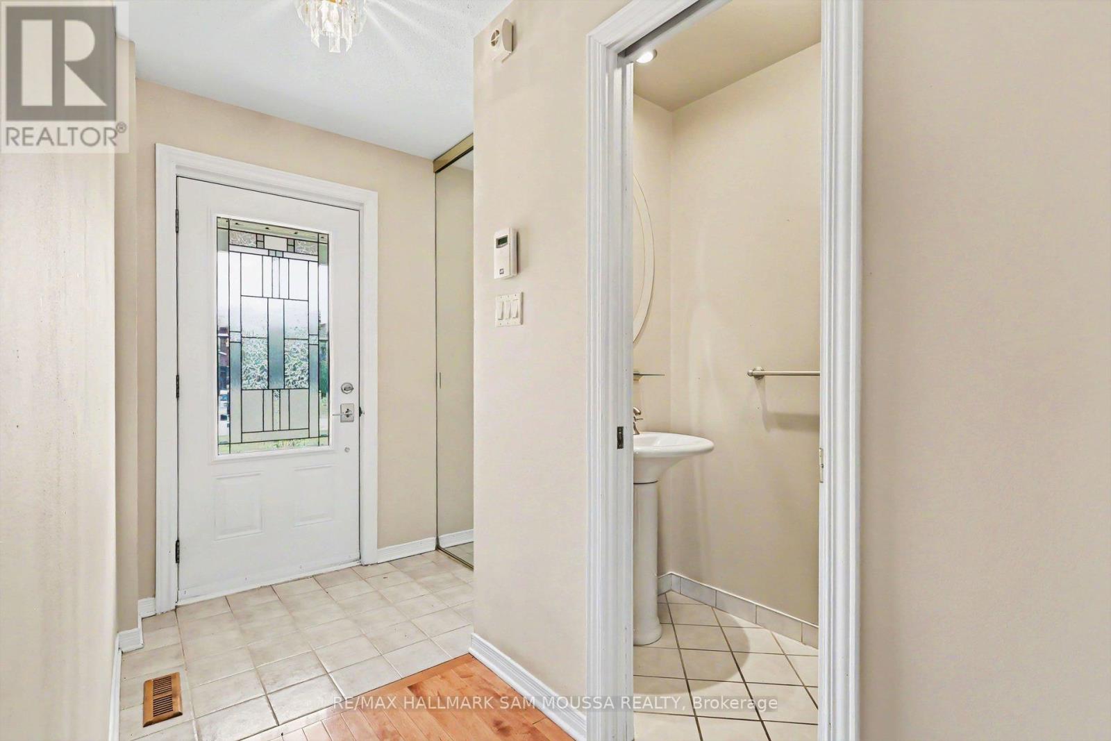 1475 Deavy Way, Ottawa, Ontario  K1E 2W7 - Photo 5 - X13715338