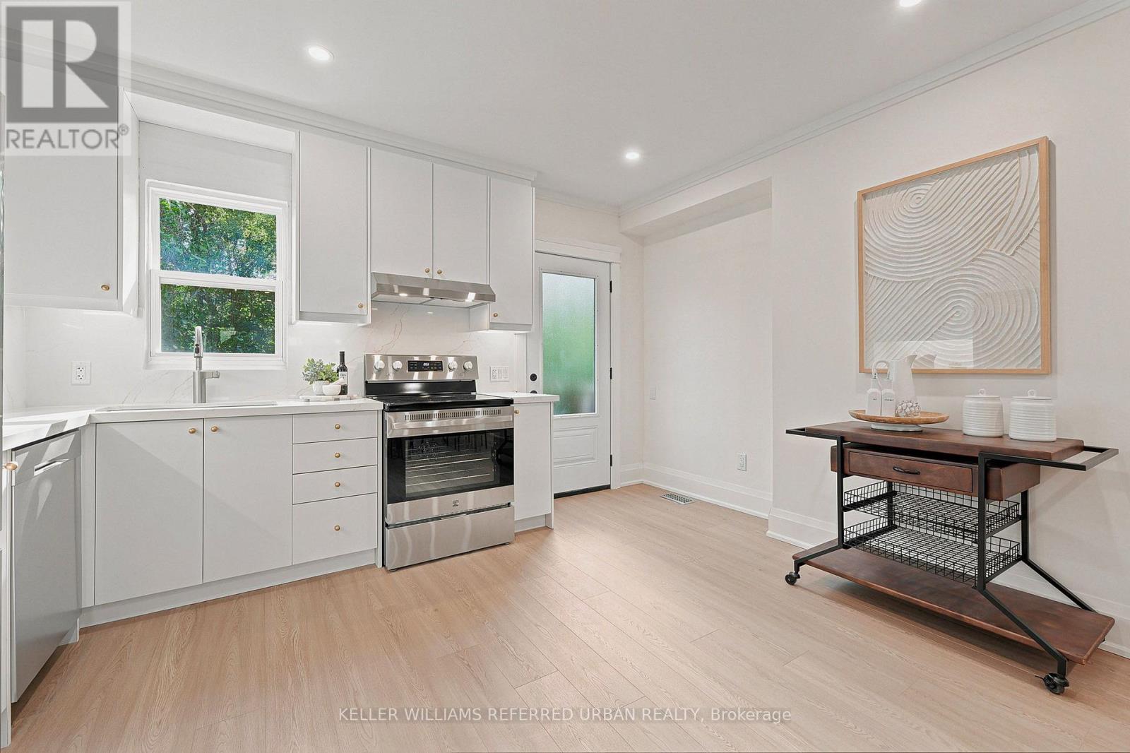220 Westmount Avenue, Toronto, Ontario  M6E 3M8 - Photo 11 - C13715250